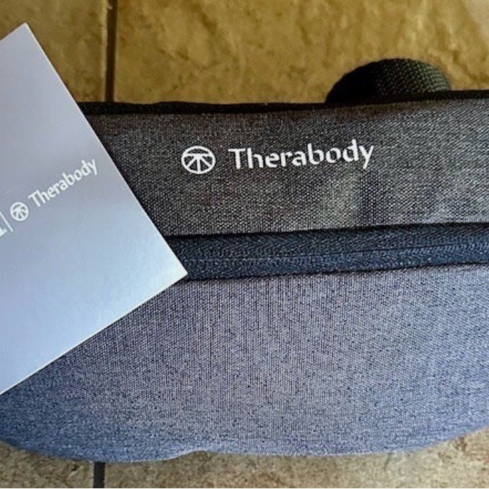 UNITED AIRLINES Therabody Cross Body Bag Business Class Amenity Kit